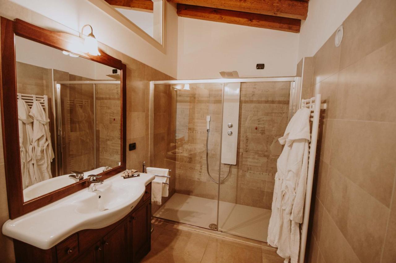 B&B Casa Santa Lucia Манерба-дель-Гарда Экстерьер фото
