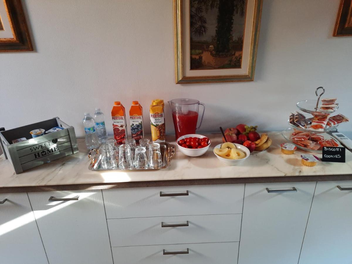 B&B Casa Santa Lucia Манерба-дель-Гарда Экстерьер фото