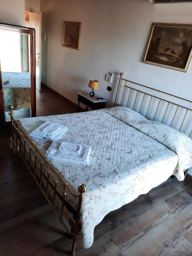 B&B Casa Santa Lucia Манерба-дель-Гарда Экстерьер фото
