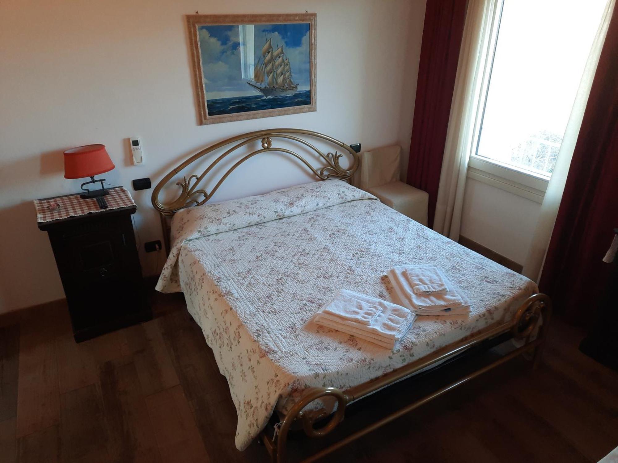 B&B Casa Santa Lucia Манерба-дель-Гарда Экстерьер фото
