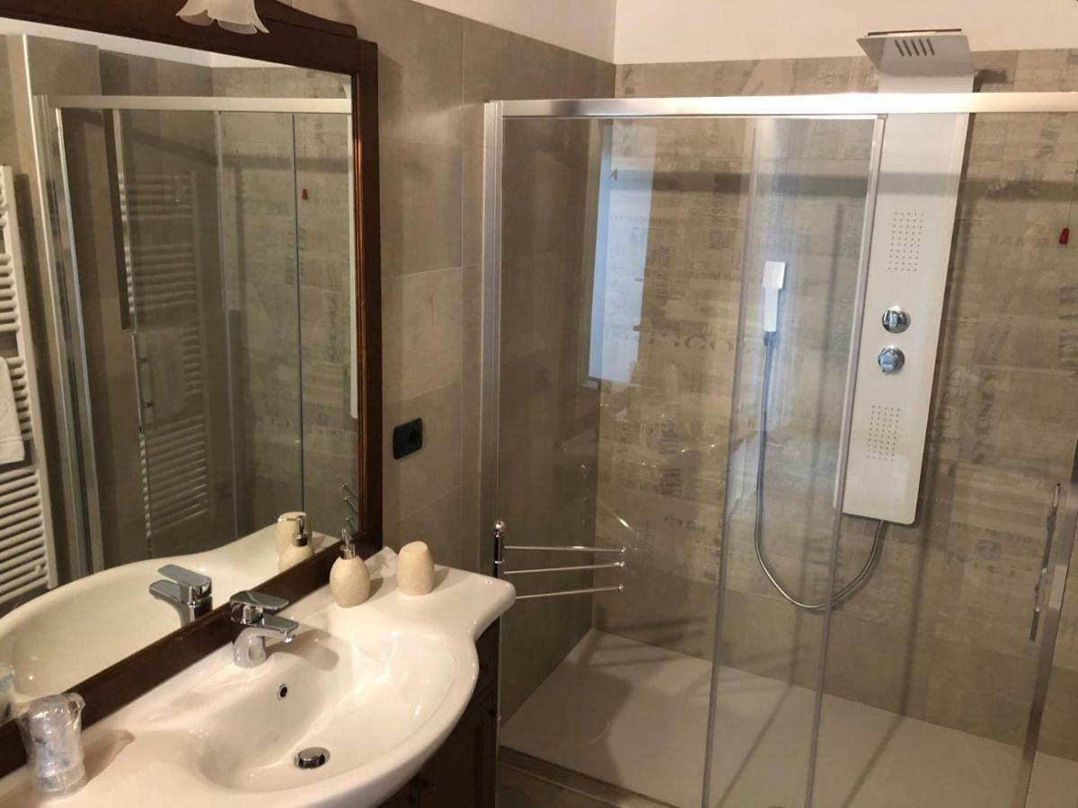 B&B Casa Santa Lucia Манерба-дель-Гарда Экстерьер фото